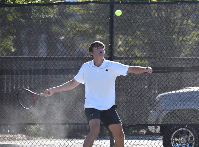 Destin's Vlad Stasenka, playing in the No. 4 spot, posted the only victory for the boys against Crestview. He won 6-3, 6-2.